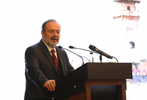 İslam Düşünce Enstitüsü Başkanı Prof. Dr. Mehmet Görmez programda bir konuşma yaptı.